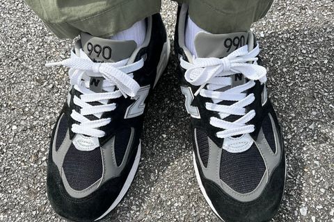 スニーカーで出勤！